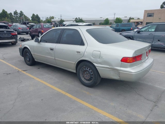 2000 Toyota CAMRY LE photo 3