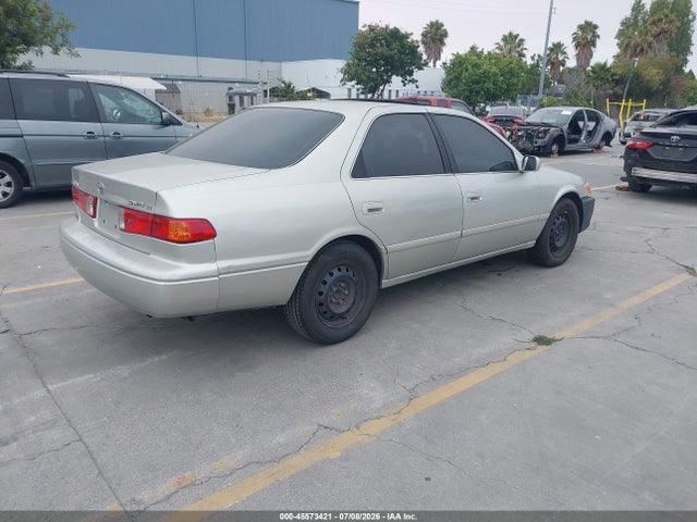 2000 Toyota CAMRY LE photo 4