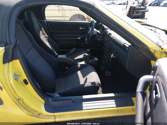 2002 Toyota MR2 SPYDER photo 5