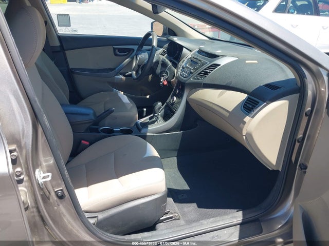 صورة 5 لـ 2016 Hyundai ELANTRA SE