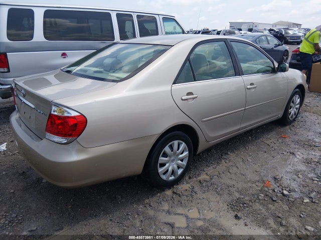 2005 Toyota CAMRY LE 照片 4
