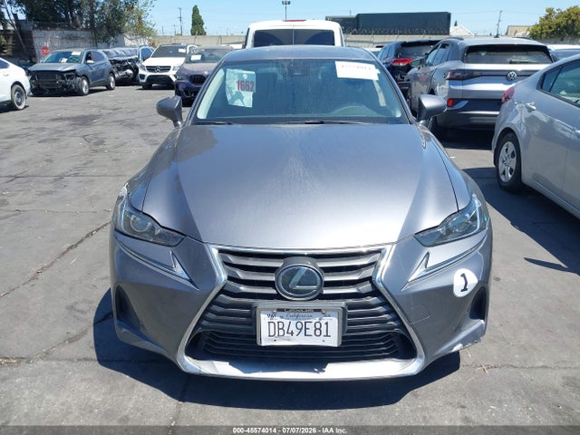 2020 Lexus IS 300 — миниатюра 13