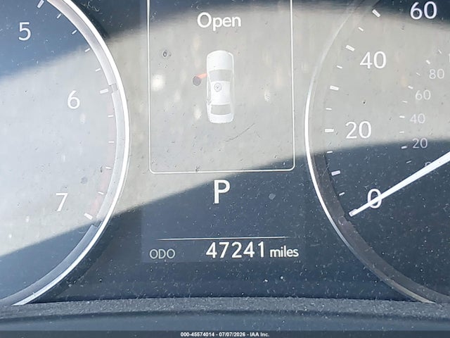 صورة 7 لـ 2020 Lexus IS 300