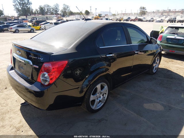 2016 Chevrolet SONIC LTZ AUTO 缩略图 4