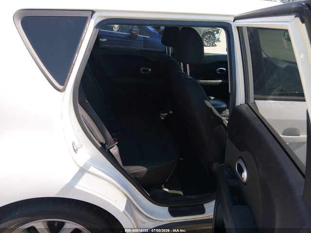 صورة 8 لـ 2017 KIA SOUL +
