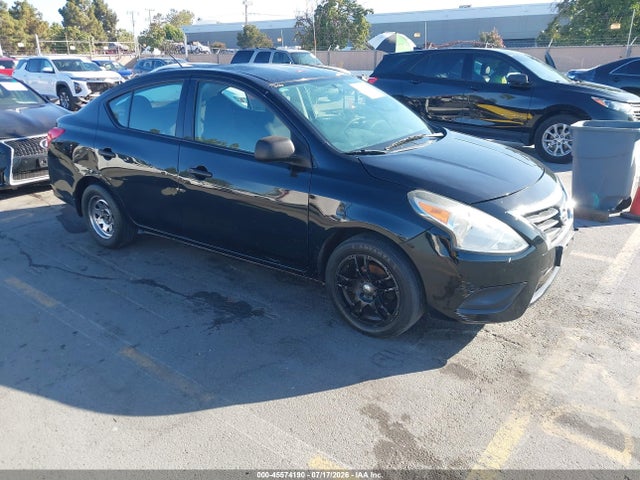 2015 Nissan VERSA 1.6 S — фото 1