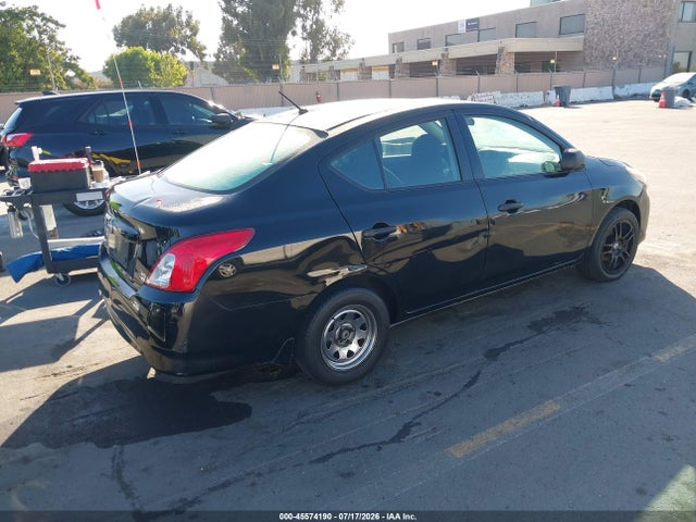 2015 Nissan VERSA 1.6 S — фото 4
