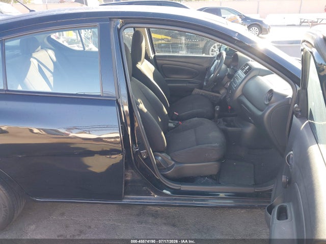 2015 Nissan VERSA 1.6 S — фото 5