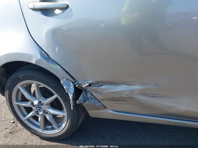 صورة 6 لـ 2011 Mazda MAZDA2 TOURING