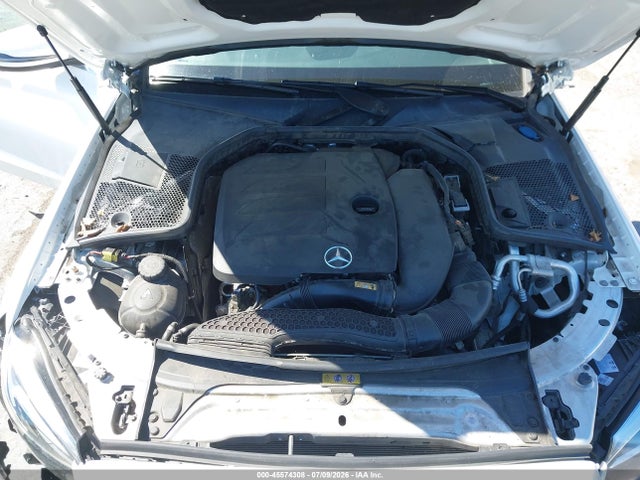 صورة 10 لـ 2020 Mercedes-BENZ C 300