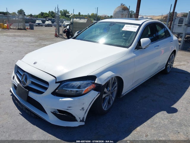 صورة 2 لـ 2020 Mercedes-BENZ C 300