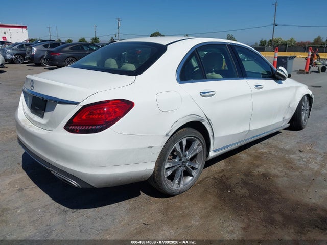 صورة 4 لـ 2020 Mercedes-BENZ C 300