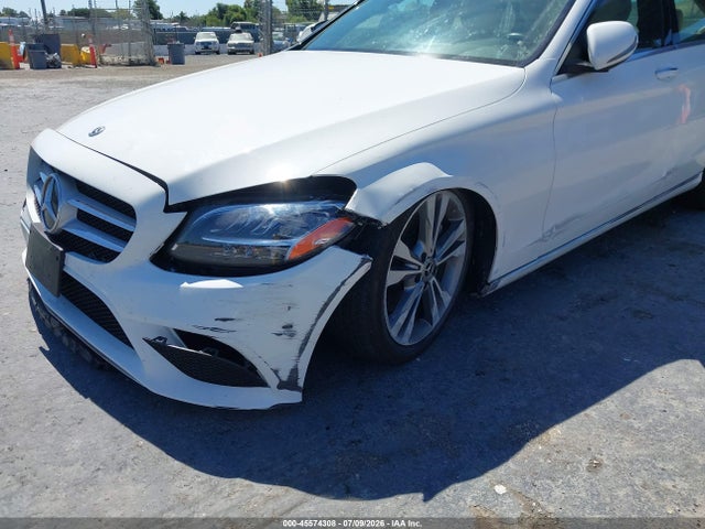 صورة 6 لـ 2020 Mercedes-BENZ C 300