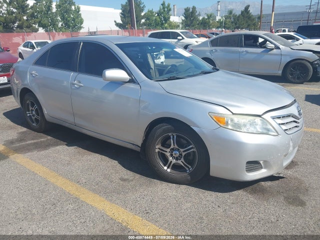 2011 TOYOTA CAMRY LE