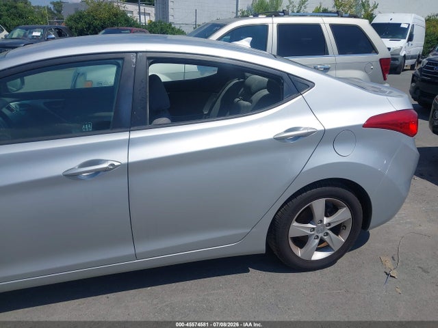 صورة 6 لـ 2013 Hyundai ELANTRA GLS