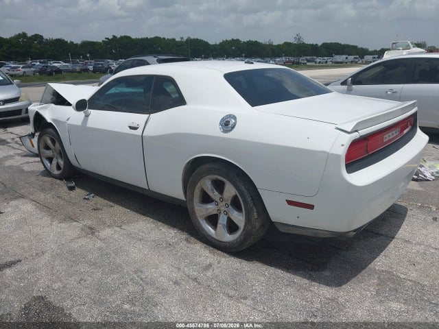 2014 Dodge CHALLENGER SXT — фото 3