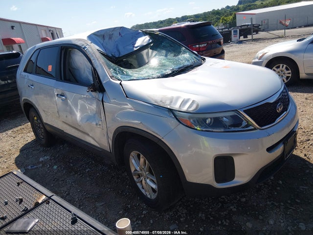 2014 KIA SORENTO LX