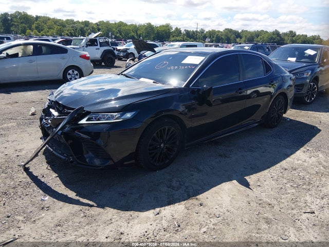 2019 Toyota CAMRY SE — фото 2