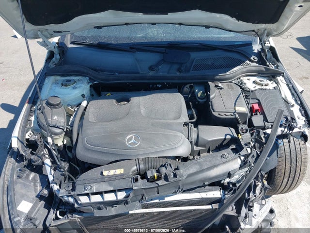 صورة 10 لـ 2014 Mercedes-BENZ CLA