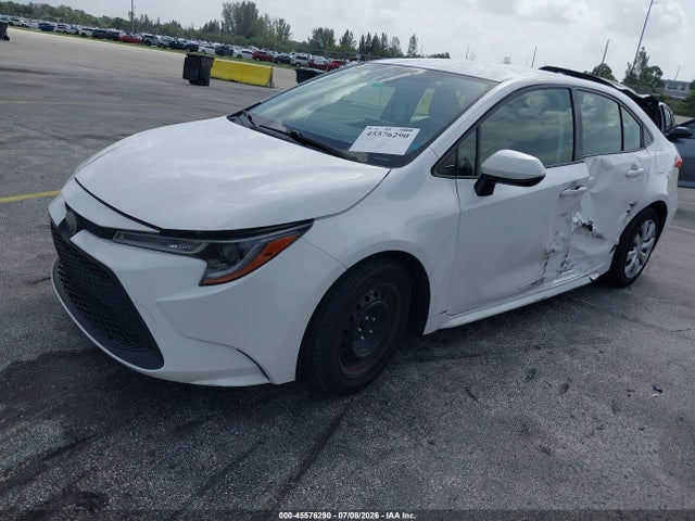 2020 Toyota COROLLA LE photo 2