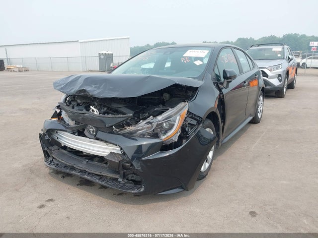 2022 Toyota COROLLA LE photo 2