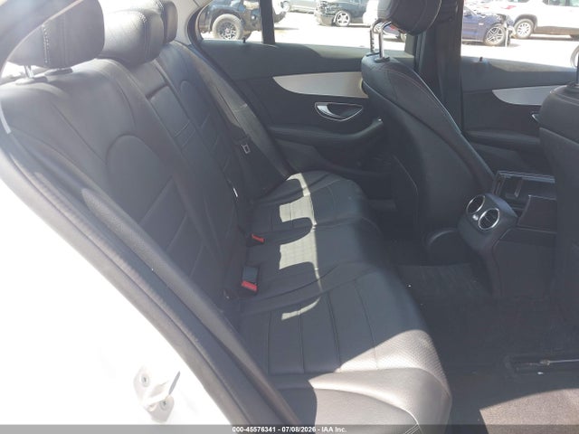 صورة 8 لـ 2016 Mercedes-BENZ C 300