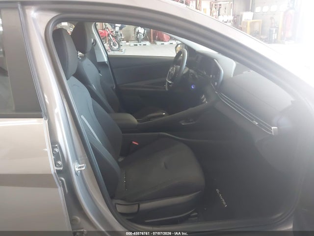 2023 HYUNDAI ELANTRA SE 5