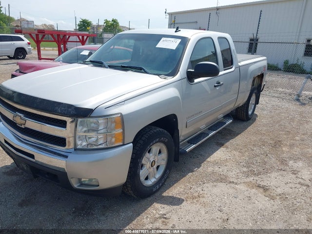 2011 Chevrolet SILVERADO 1500 LT — фото 2