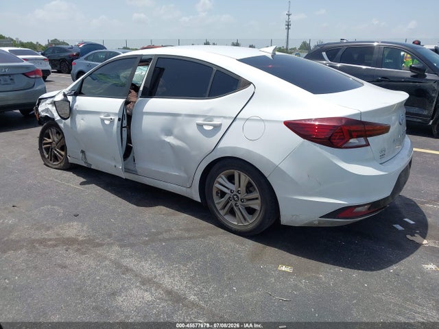 2019 Hyundai ELANTRA SEL 照片 3