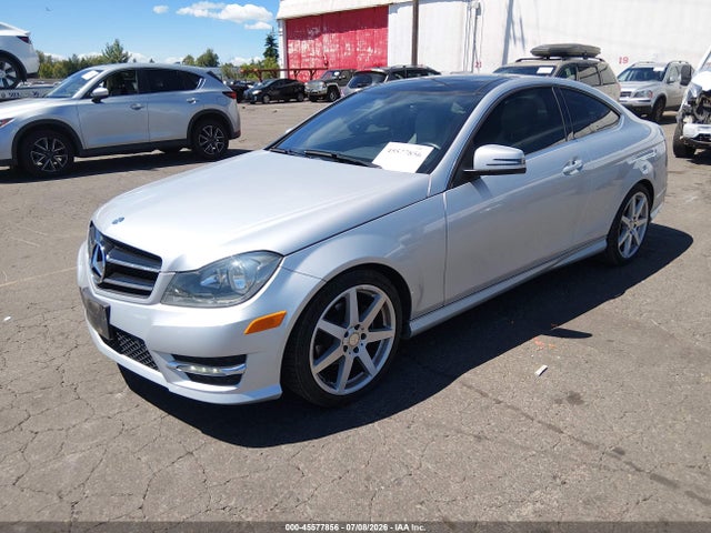 صورة 2 لـ 2014 Mercedes-BENZ C 250