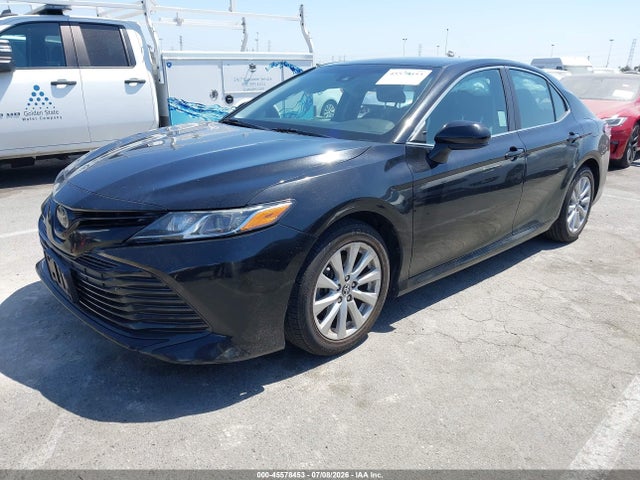 2019 Toyota CAMRY LE photo 2