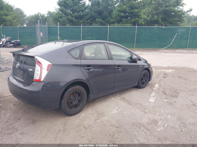 2015 Toyota PRIUS THREE 照片 4