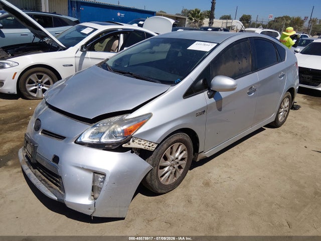 2015 Toyota PRIUS PLUG-IN 照片 2