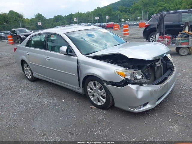 2011 TOYOTA AVALON 