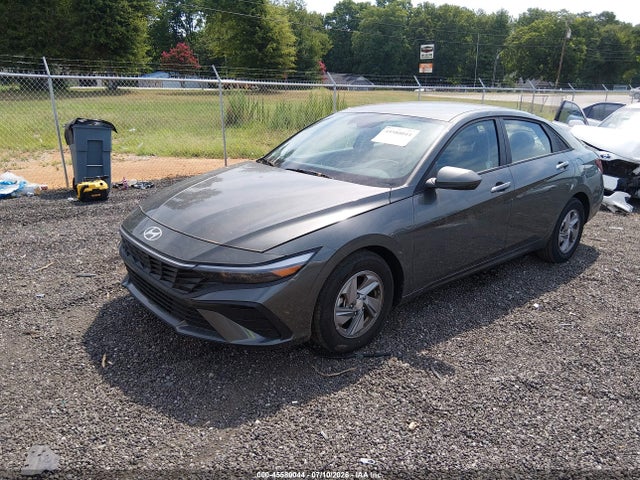 2025 Hyundai ELANTRA SE 照片 2