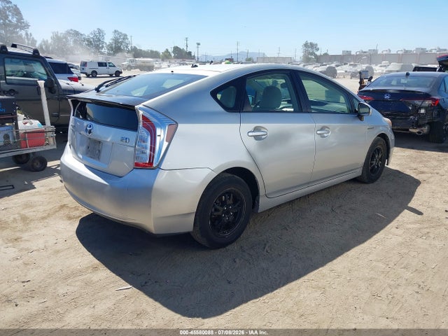 2015 Toyota PRIUS TWO — фото 4