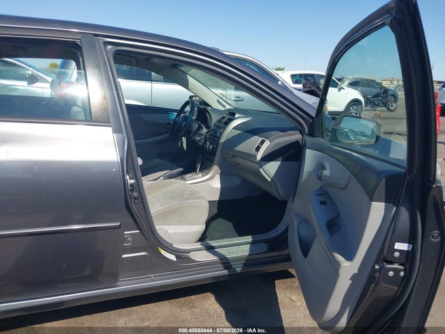 2012 Toyota COROLLA LE photo 5