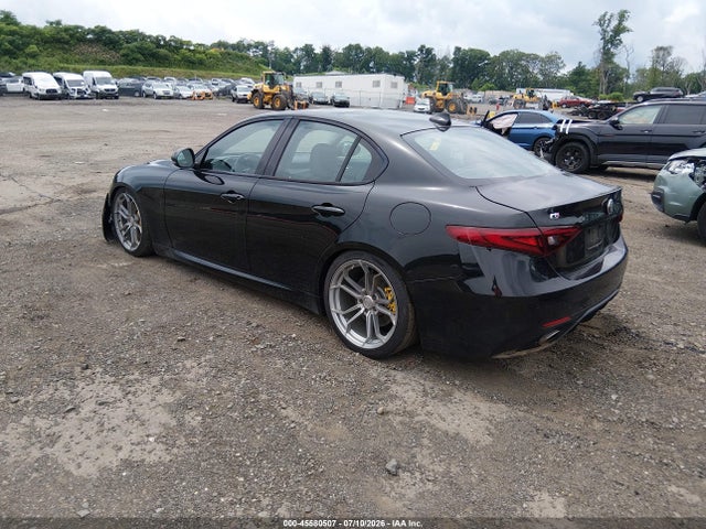 صورة 3 لـ 2017 ALFA Romeo GIULIA TI RWD