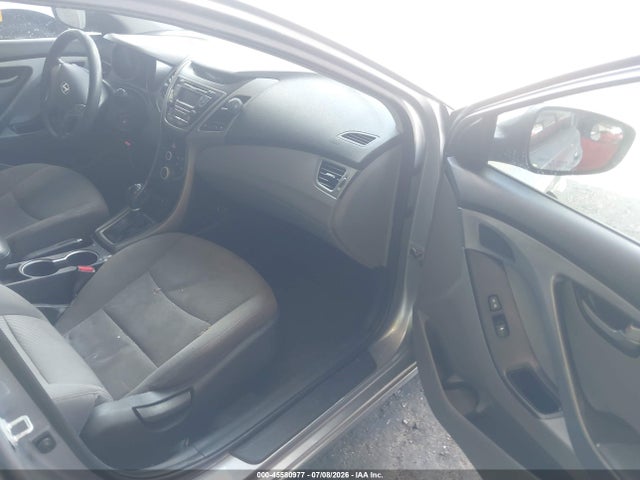 صورة 5 لـ 2016 Hyundai ELANTRA SE