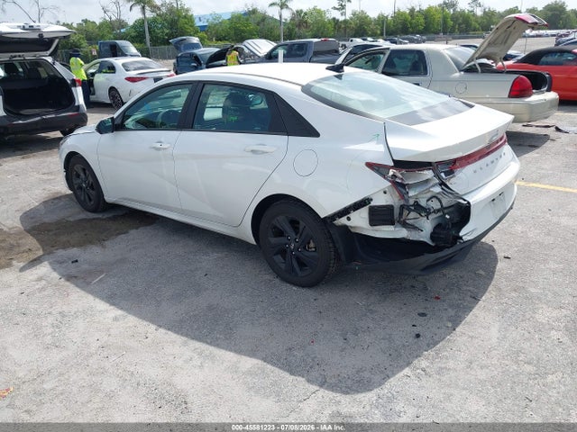 صورة 3 لـ 2022 Hyundai ELANTRA SEL