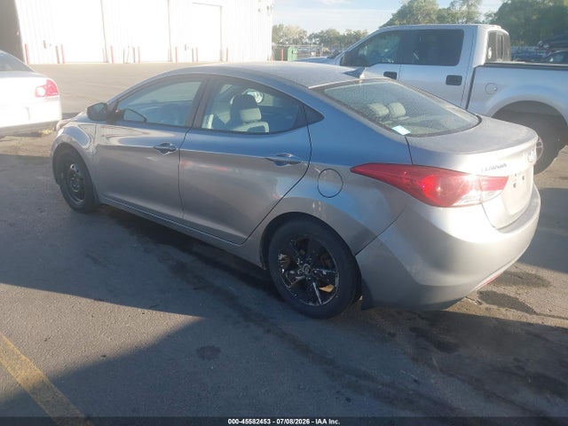 2013 Hyundai ELANTRA GLS — фото 3