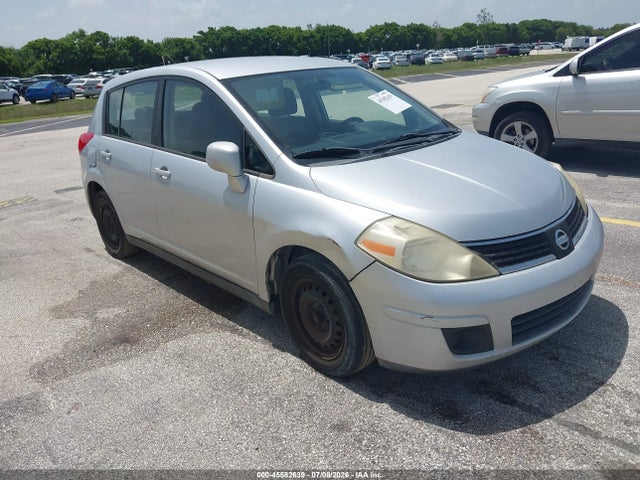2009 Nissan VERSA 1.8S — фото 1