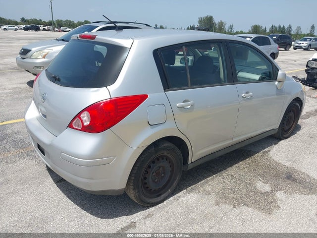 2009 Nissan VERSA 1.8S — фото 4