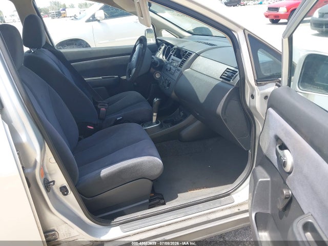 2009 Nissan VERSA 1.8S — фото 5