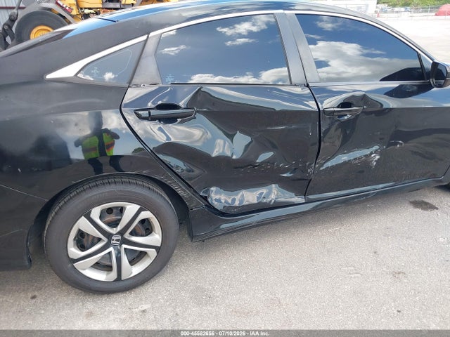 2017 Honda CIVIC LX — миниатюра 17
