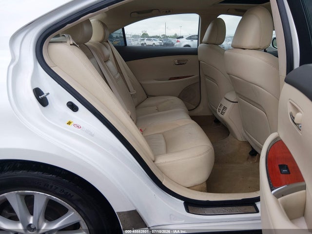 صورة 8 لـ 2010 Lexus ES 350