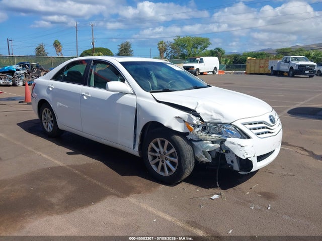 2011 TOYOTA CAMRY XLE