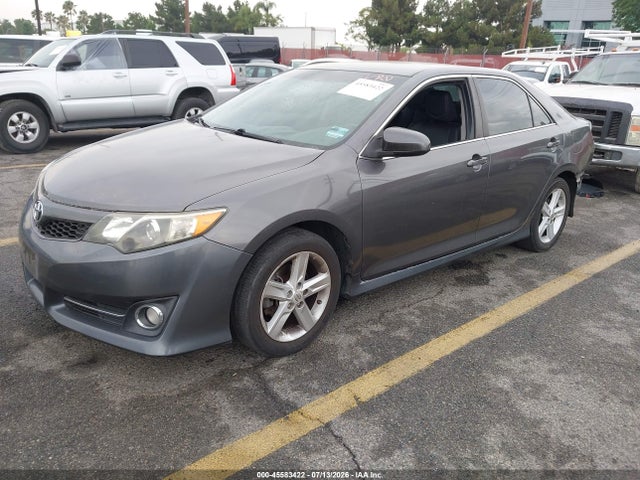 2013 Toyota CAMRY SE — фото 2