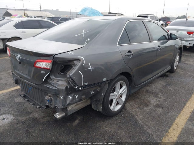 2013 Toyota CAMRY SE — фото 4