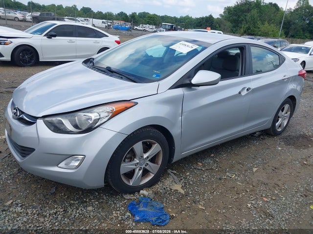 2013 Hyundai ELANTRA GLS 照片 2